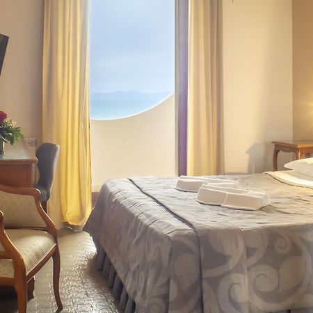 Hotel Sinuessa Terme Mondragone Eksteriør bilde