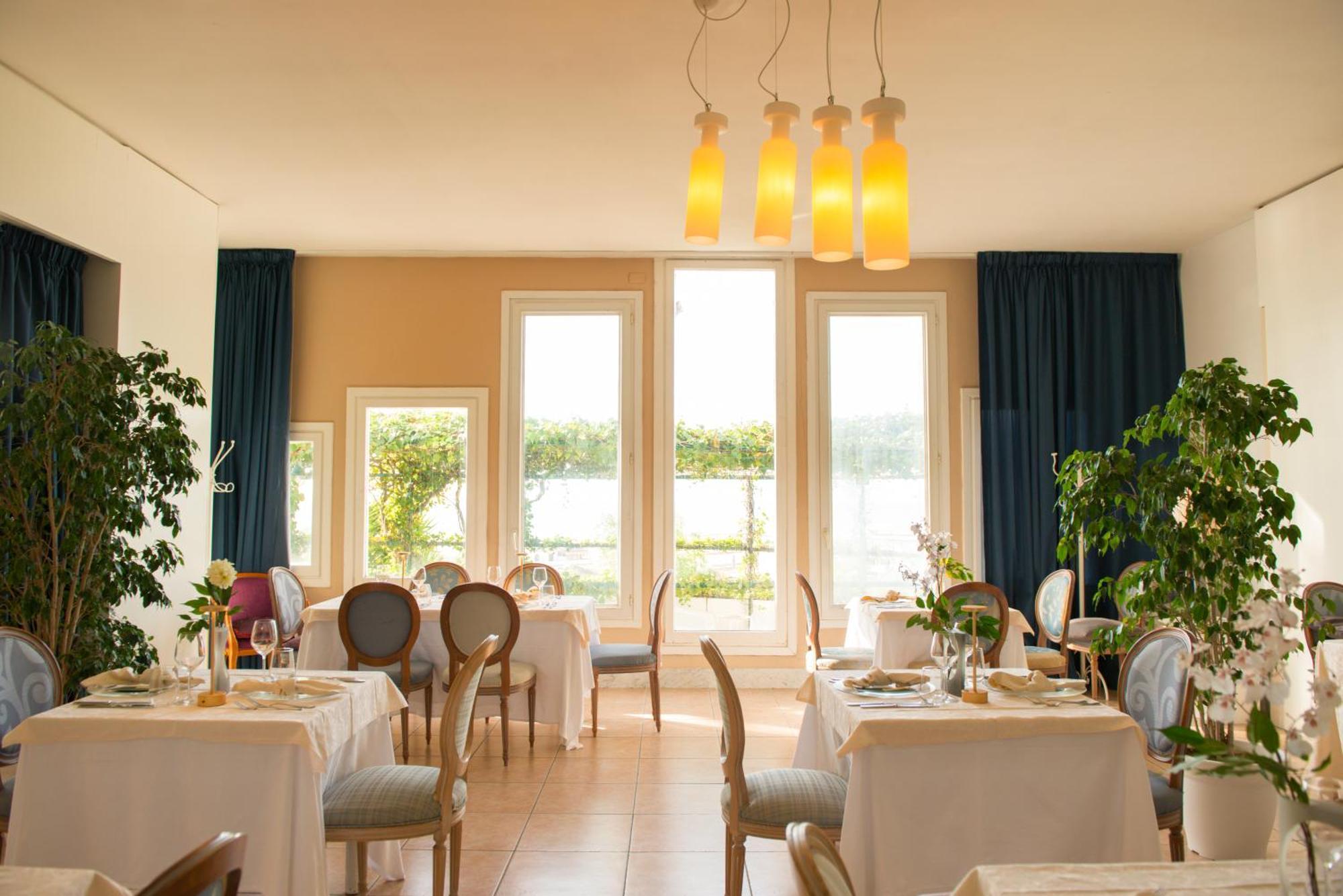Hotel Sinuessa Terme Mondragone Eksteriør bilde