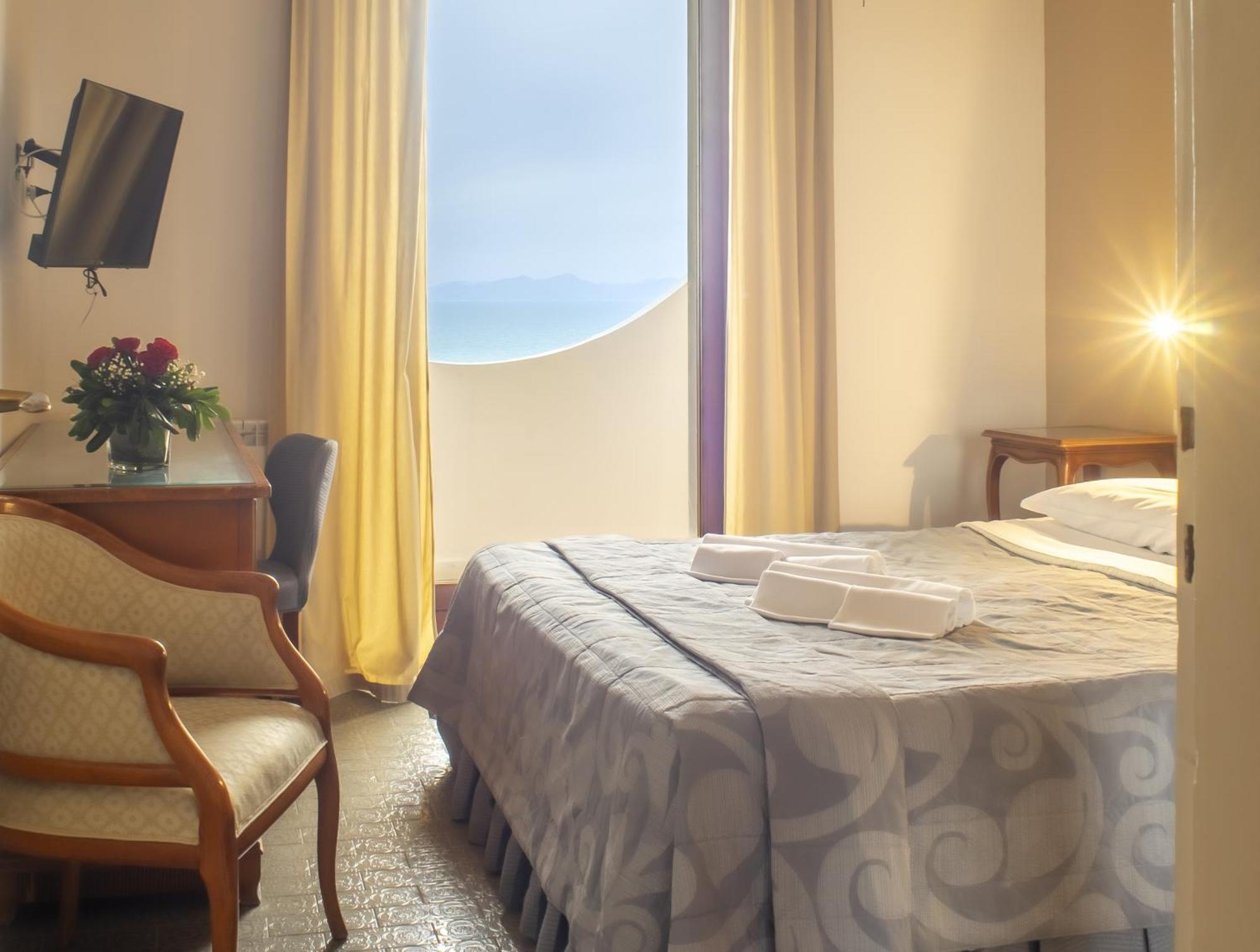 Hotel Sinuessa Terme Mondragone Eksteriør bilde